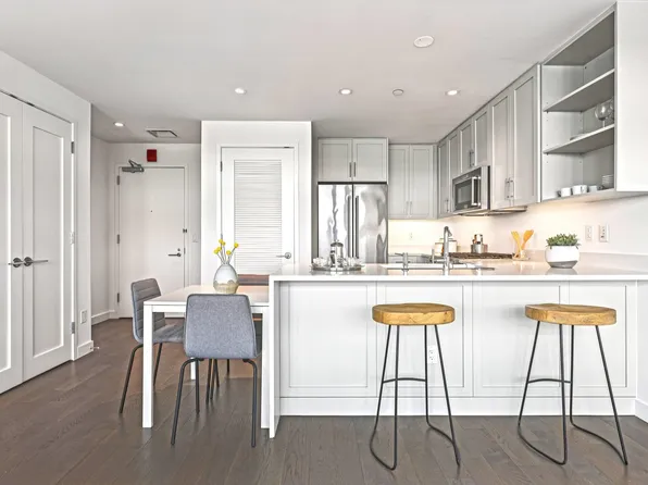 800 Avenue At Port Imperial image 7 of 28