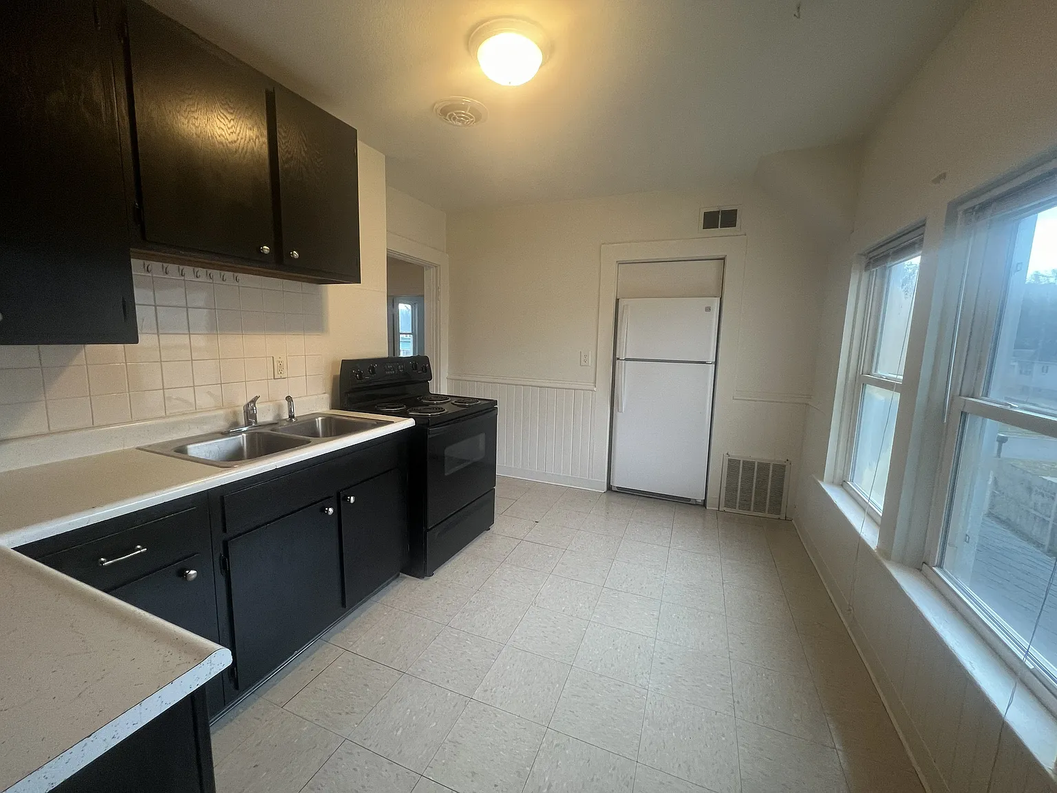 2 bed, 1850 sqft, $1,149 — Photo 4
