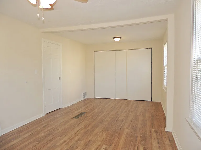 15800 Scottsdale Blvd — Photo 9