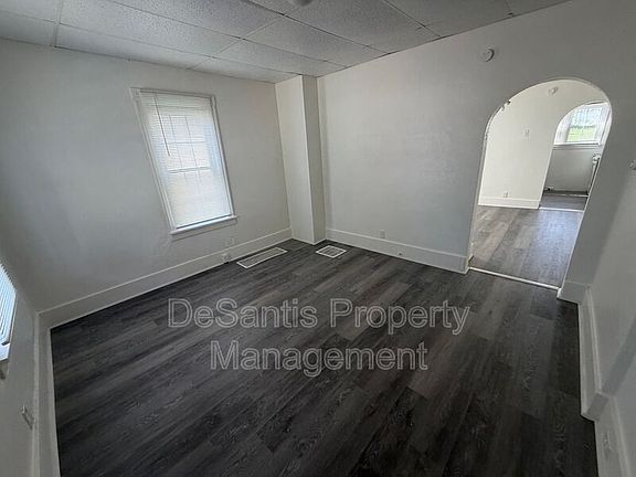 2nd image of 40-42 Seminole Ave #40