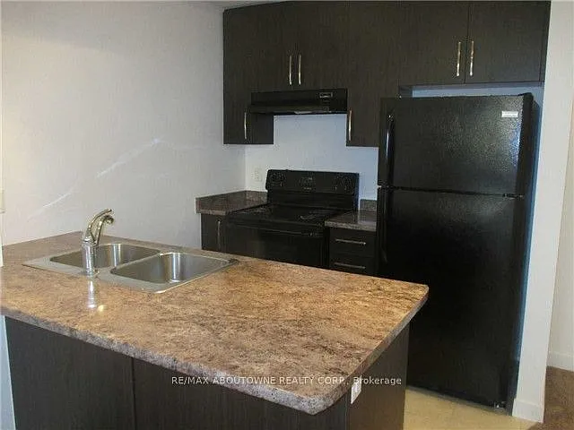 90 Charlton Ave W #503 — Photo 10