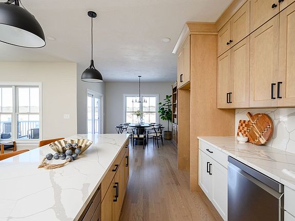 5th image of 42 Metacomet Rd #42