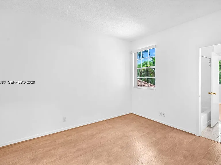800 Sorrento Dr #2 — Photo 19