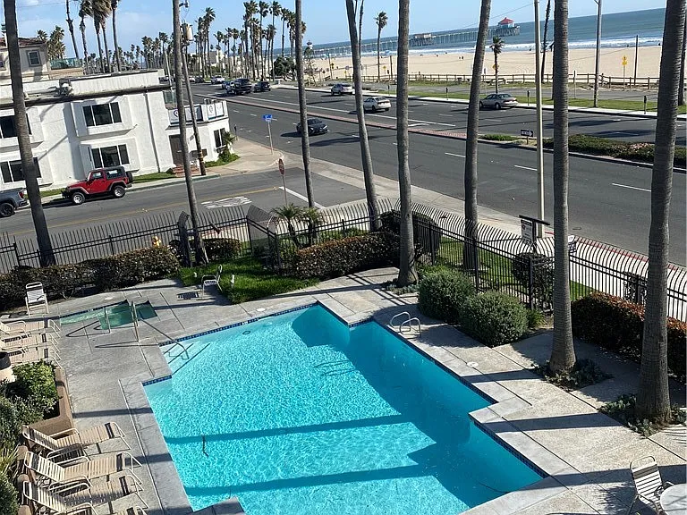 1200 Pacific Coast Hwy — Photo 4