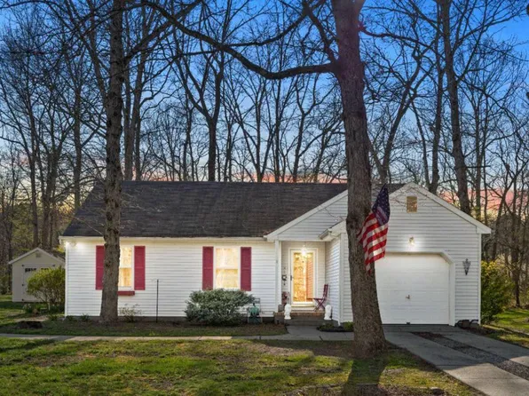 9 Spruce Ave, Hammonton, NJ 08037