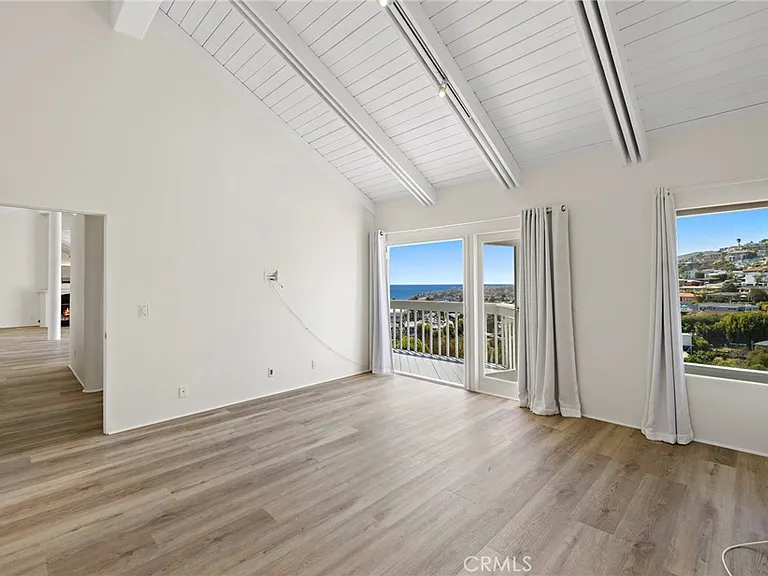 665 Temple Hills Dr — Photo 27