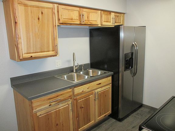 3rd image of 811 Hawkeye Dr #201