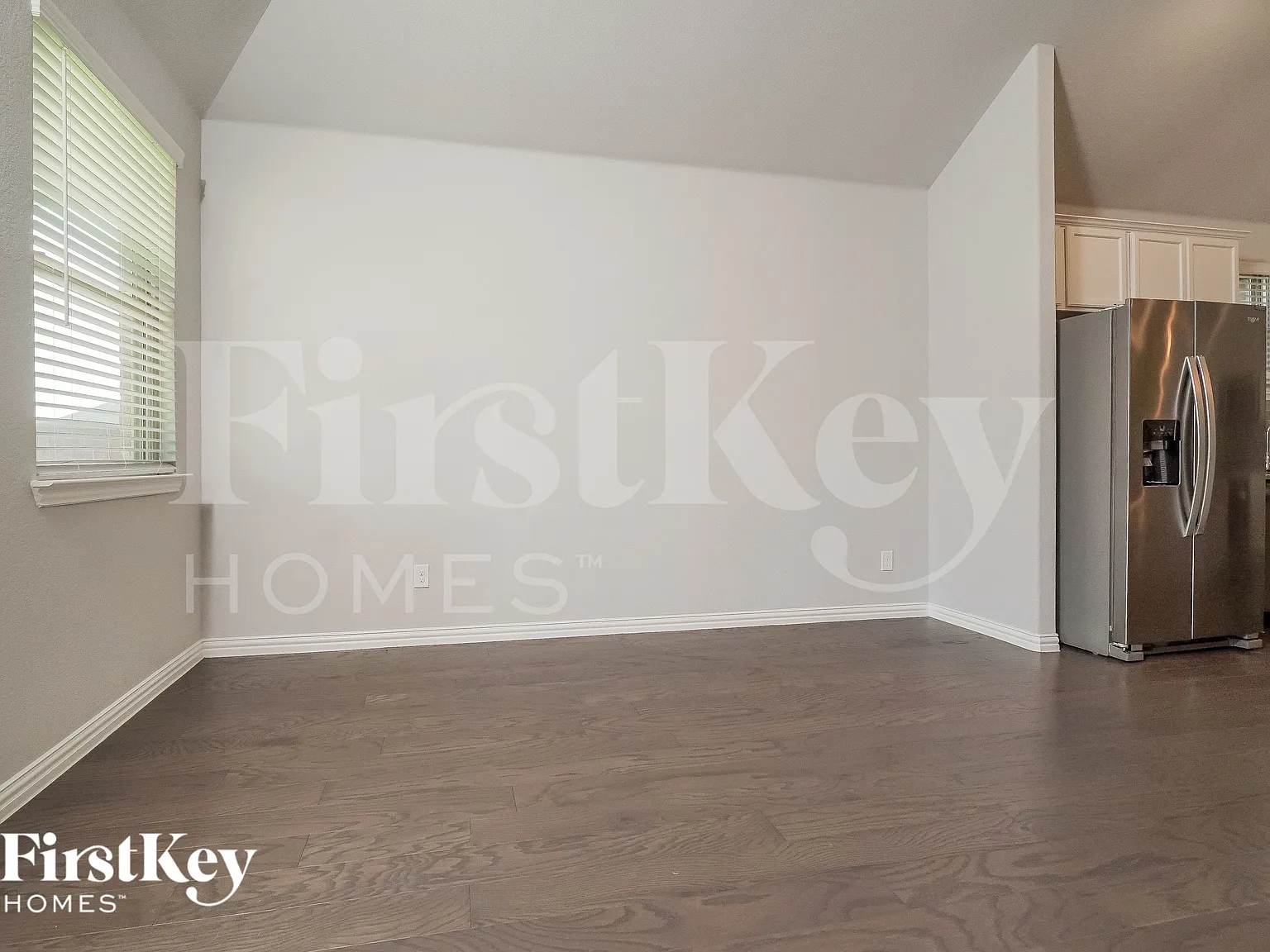 3 bed, 2.5 bath, 2602 sqft, $2,885 — Photo 3