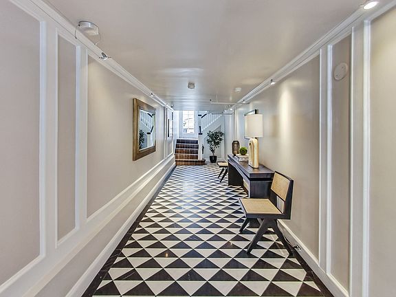2nd image of 1531 Francisco St APT 1