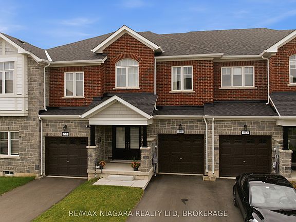 2nd image of 56 Sapphire Way