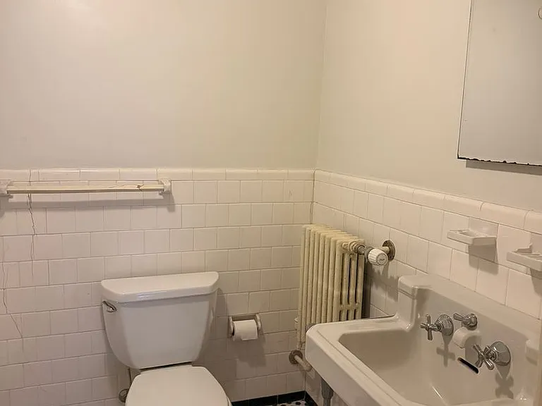 100 E Church St #7 — Photo 14