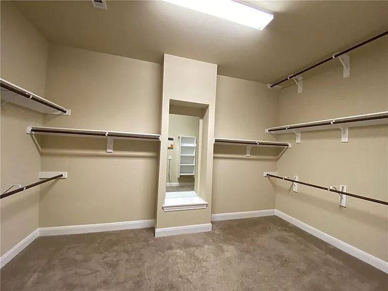821 Richardson Ln — Photo 17