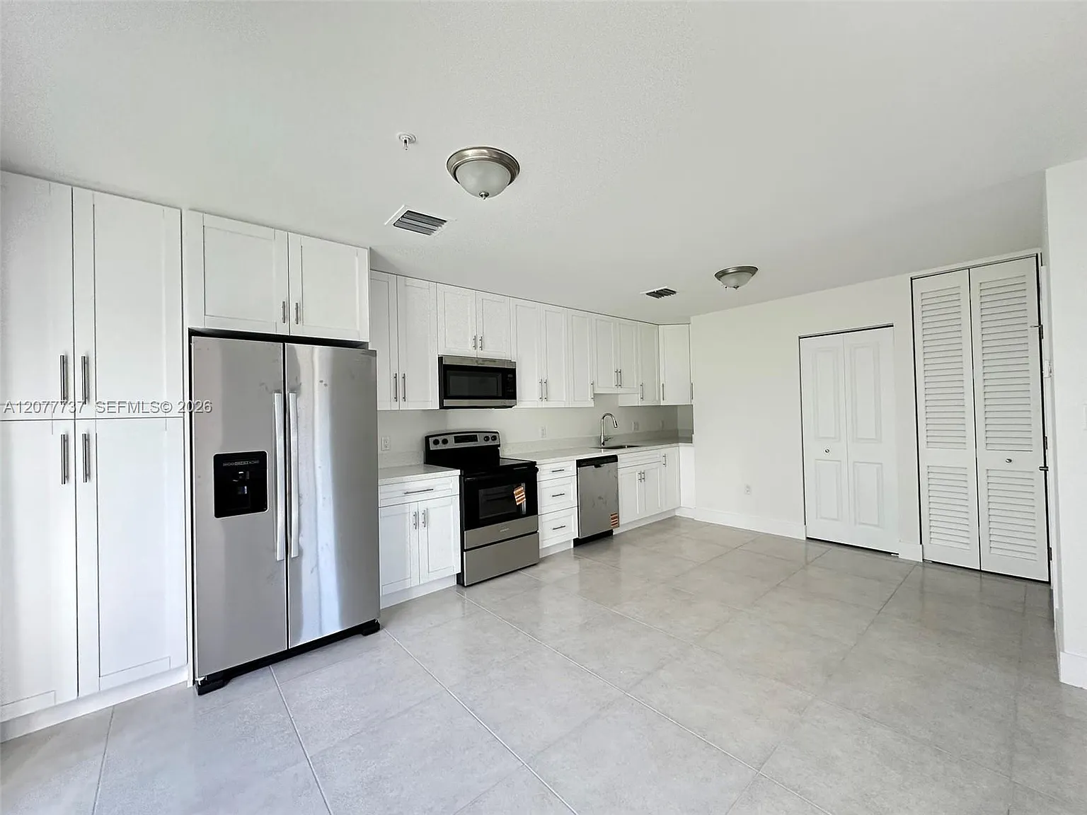 3 bed, 2.5 bath, $2,495 — Photo 4