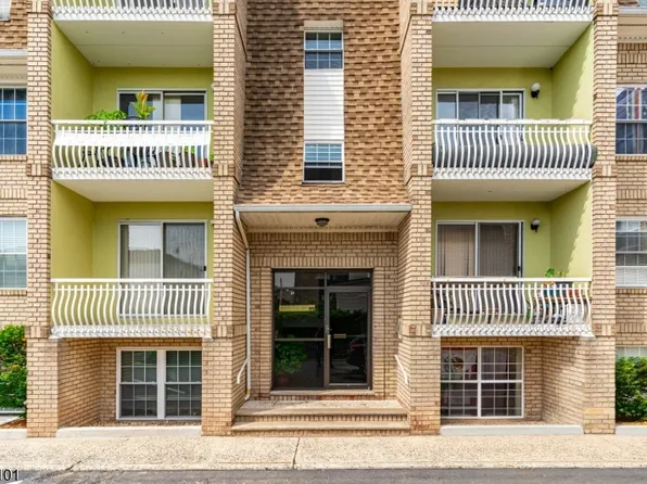 272 Walnut St #5D, Newark City, NJ 07105