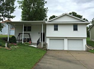 512 E 5th St, Maryville, MO 64468