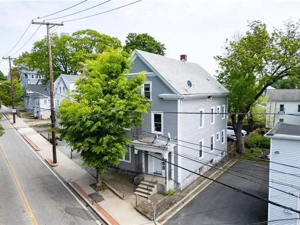 115 Division St, Pawtucket, RI 02860