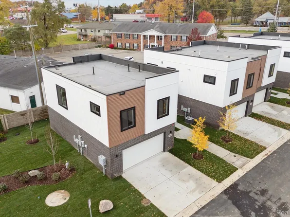 8140 Allor Lndg, Brighton, MI 48114