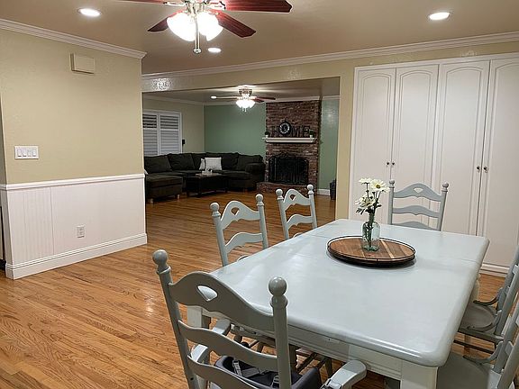 Dining room to living room