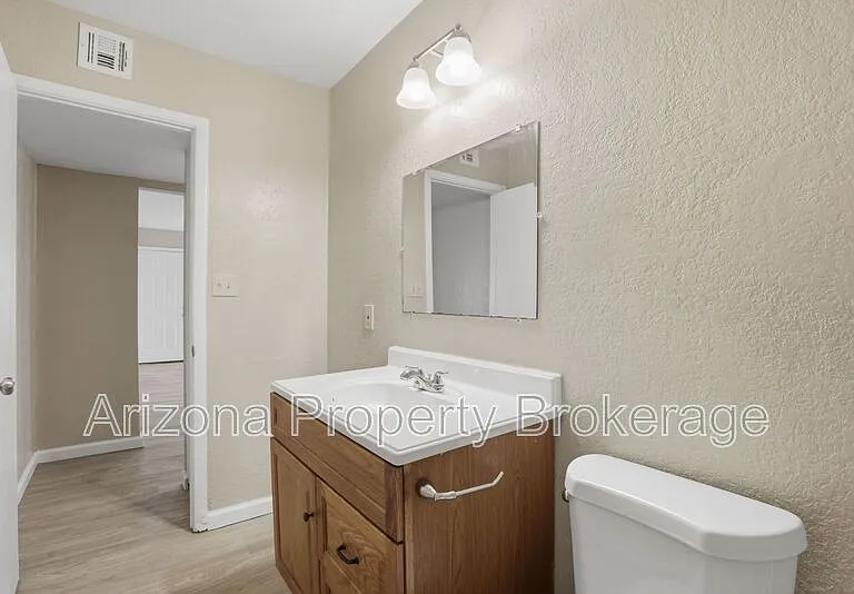 607 W Rio Salado Pkwy #205 — Photo 5