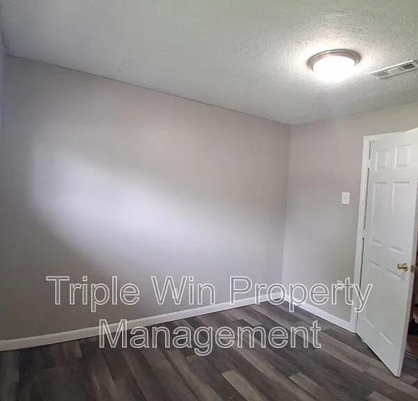 468 June Dr — Photo 21