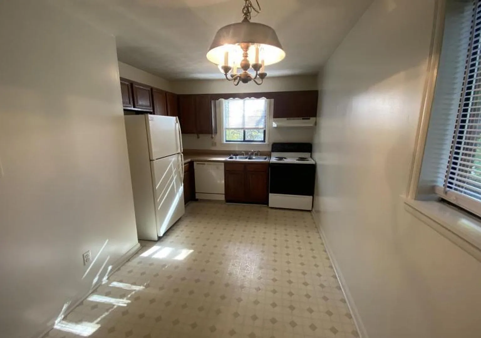 101 & 103 & 116 Edgeway Dr — Photo 3
