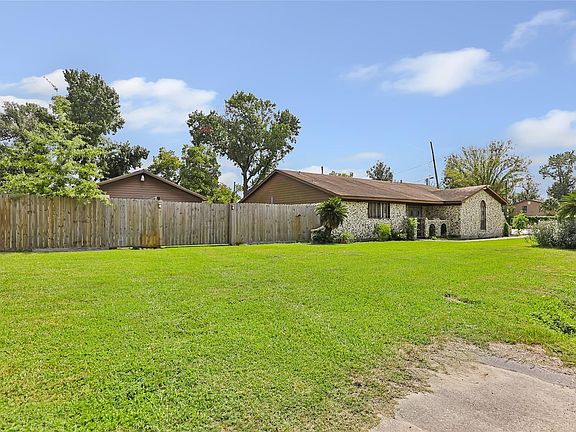 3rd image of 12803 Verdun Dr