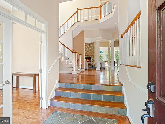 4th image of 219 Bowen Ct
