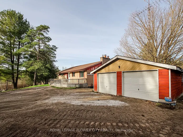 7555 Old Church Rd — Photo 3