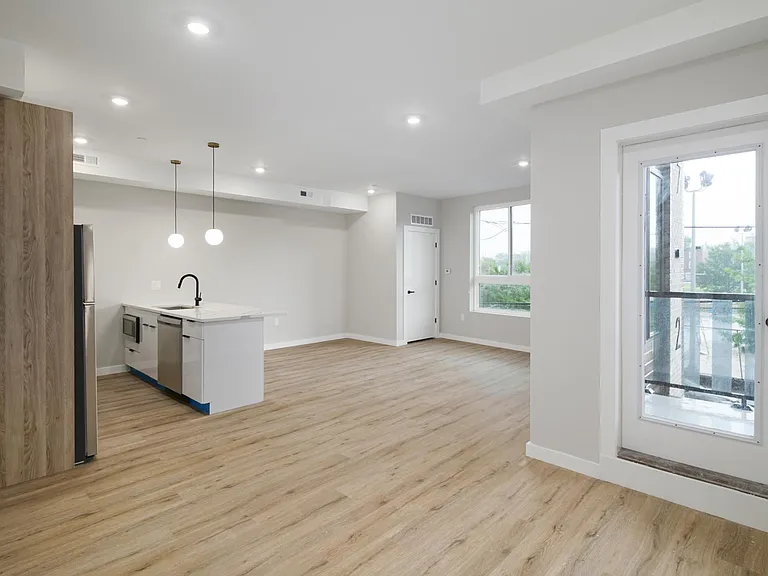 1726 N 22nd St #4 — Photo 9