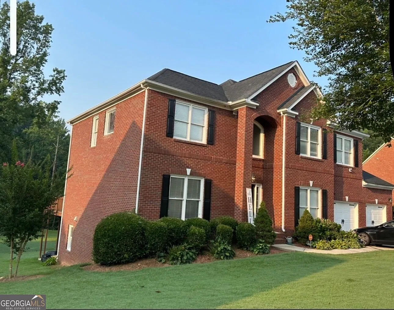 2 bed, 1.0 bath, 3814 sqft, $2,000 — Photo 1