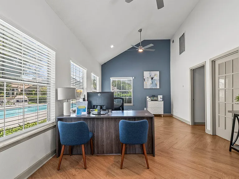 Summerlake Apartments — Photo 76