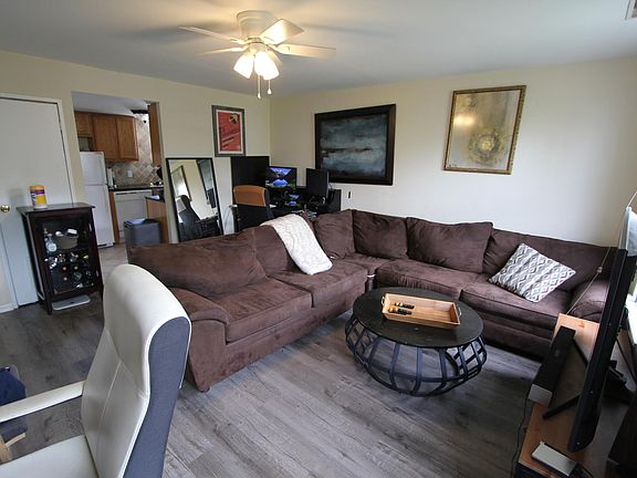 2nd image of 1606 South St Floor 3