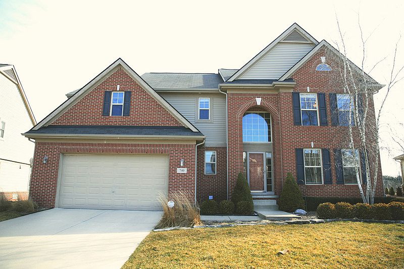 1st image of 740 Grandview Dr
