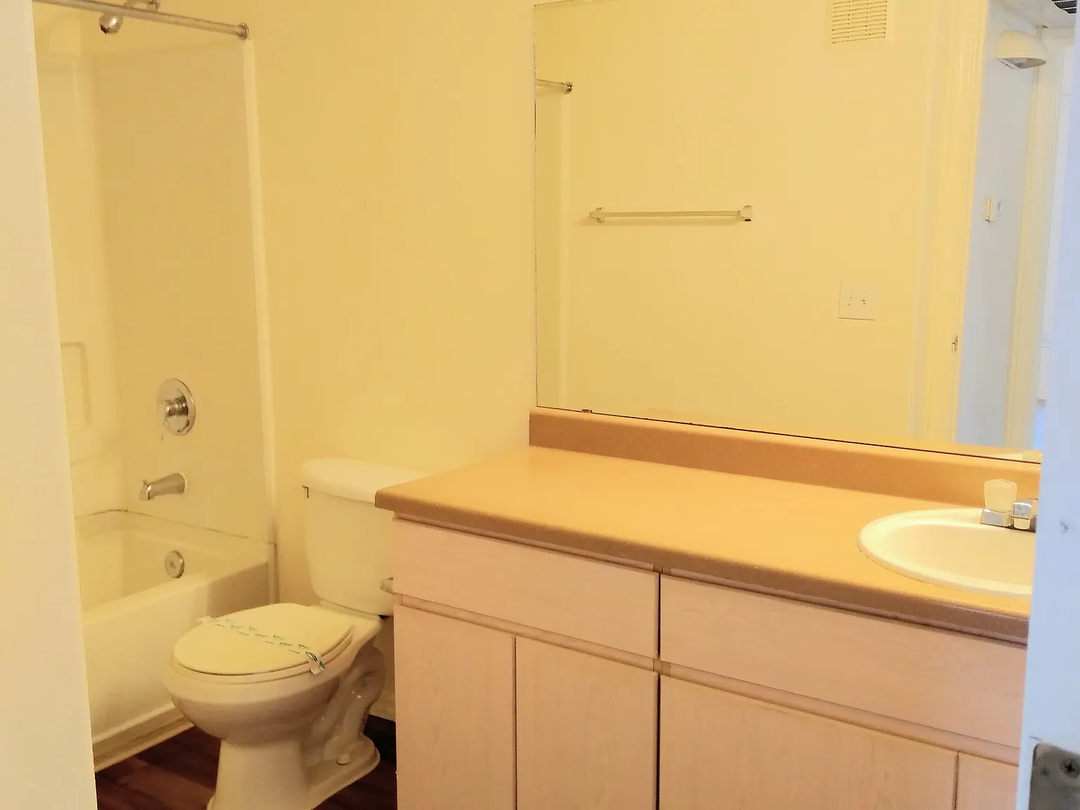 2 bed, 850 sqft, $943 — Photo 4