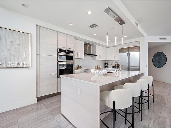 4th image of 100 E Las Olas Blvd Floor 3201-333