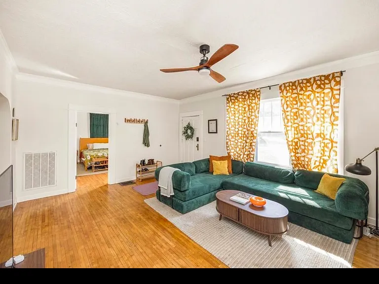 1011 Calvert St — Photo 3
