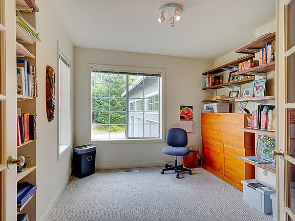 5th image of 18327 215th Way NE