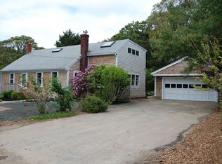 6 Pontiac St, Oak Bluffs, MA 02557
