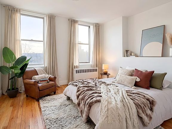 4th image of 38 3rd St APT 2L