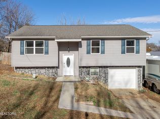 3152 Valemont Dr, Maryville, TN 37803