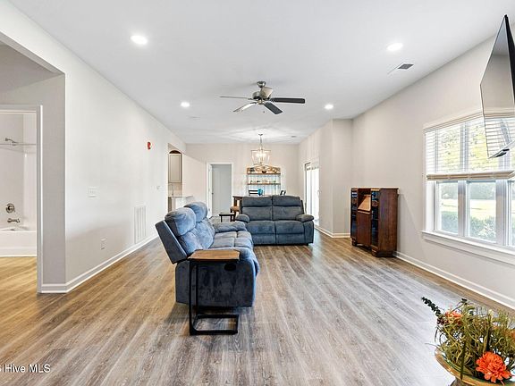 5th image of 207 Fullford Lane Unit 102