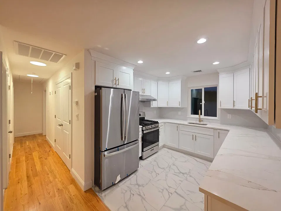 91 Bombay St #2