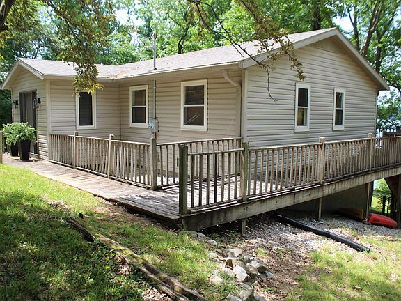 3rd image of 760 Barrett Rd