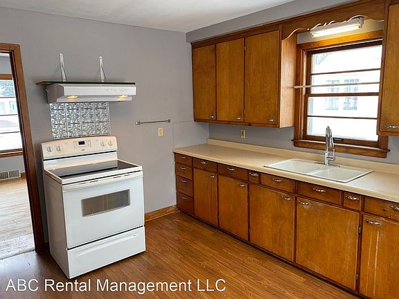 2nd image of 1028 S 10th Ave #11742424