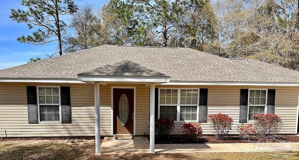 1st image of 301 Panama Dr