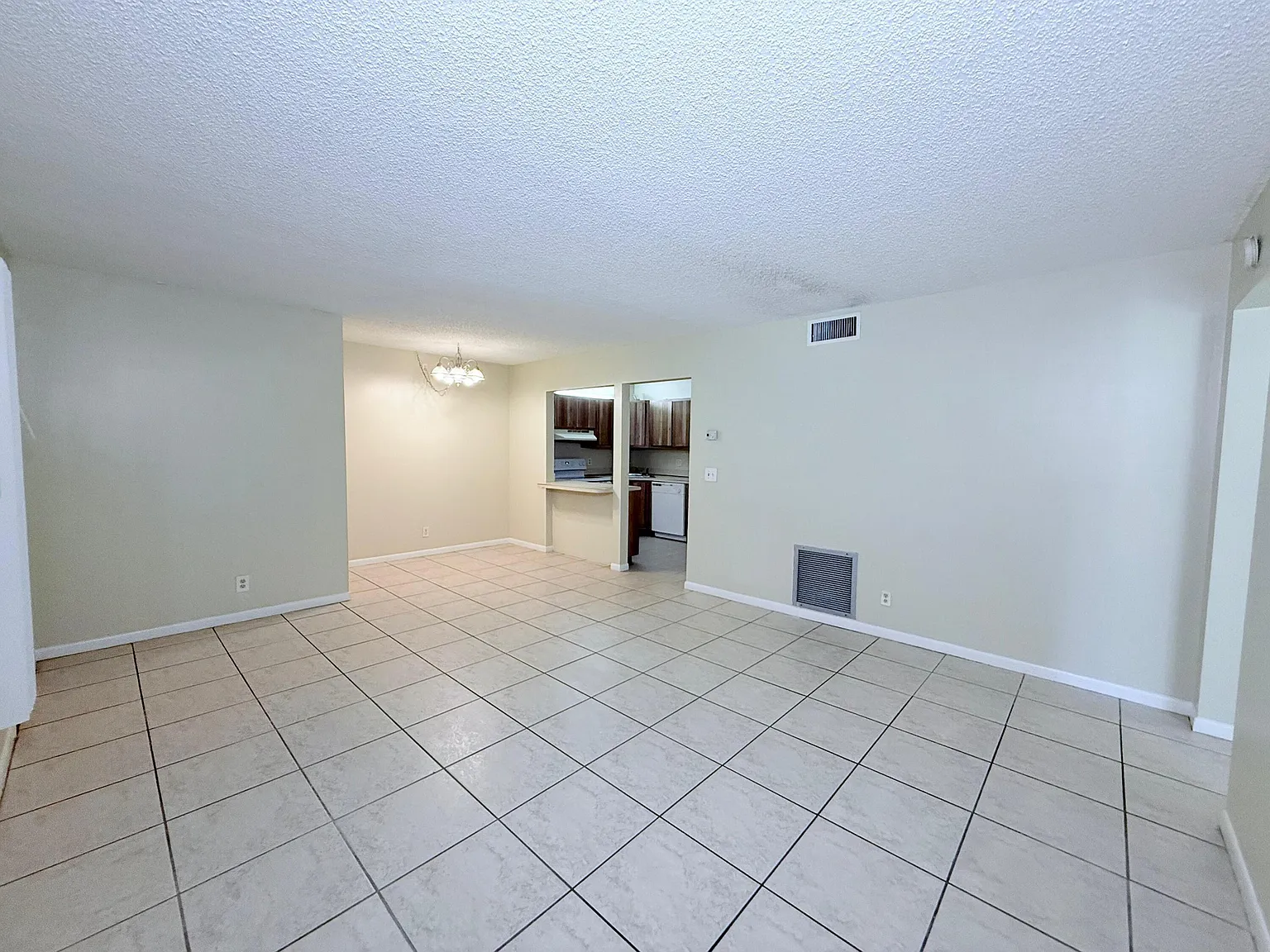 2 bed, 1.0 bath, 991 sqft, $1,895 — Photo 4