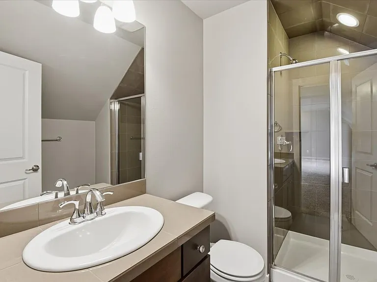 21384 NE 9th Pl — Photo 25
