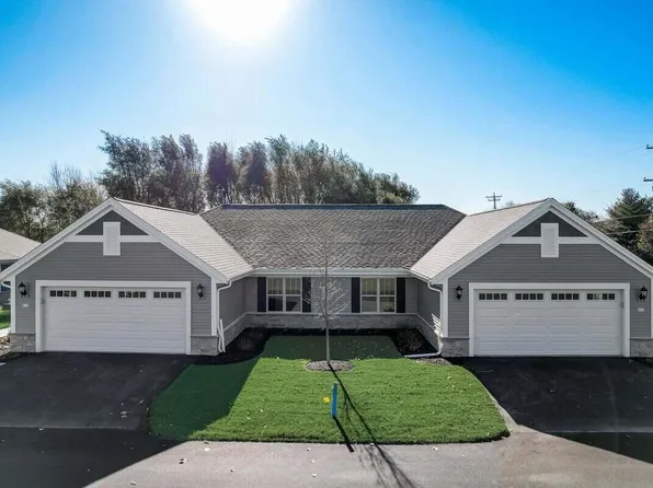 800 Margo CIRCLE #1502, Eagle, WI 53119