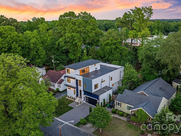 3008 Holt St — Photo 2