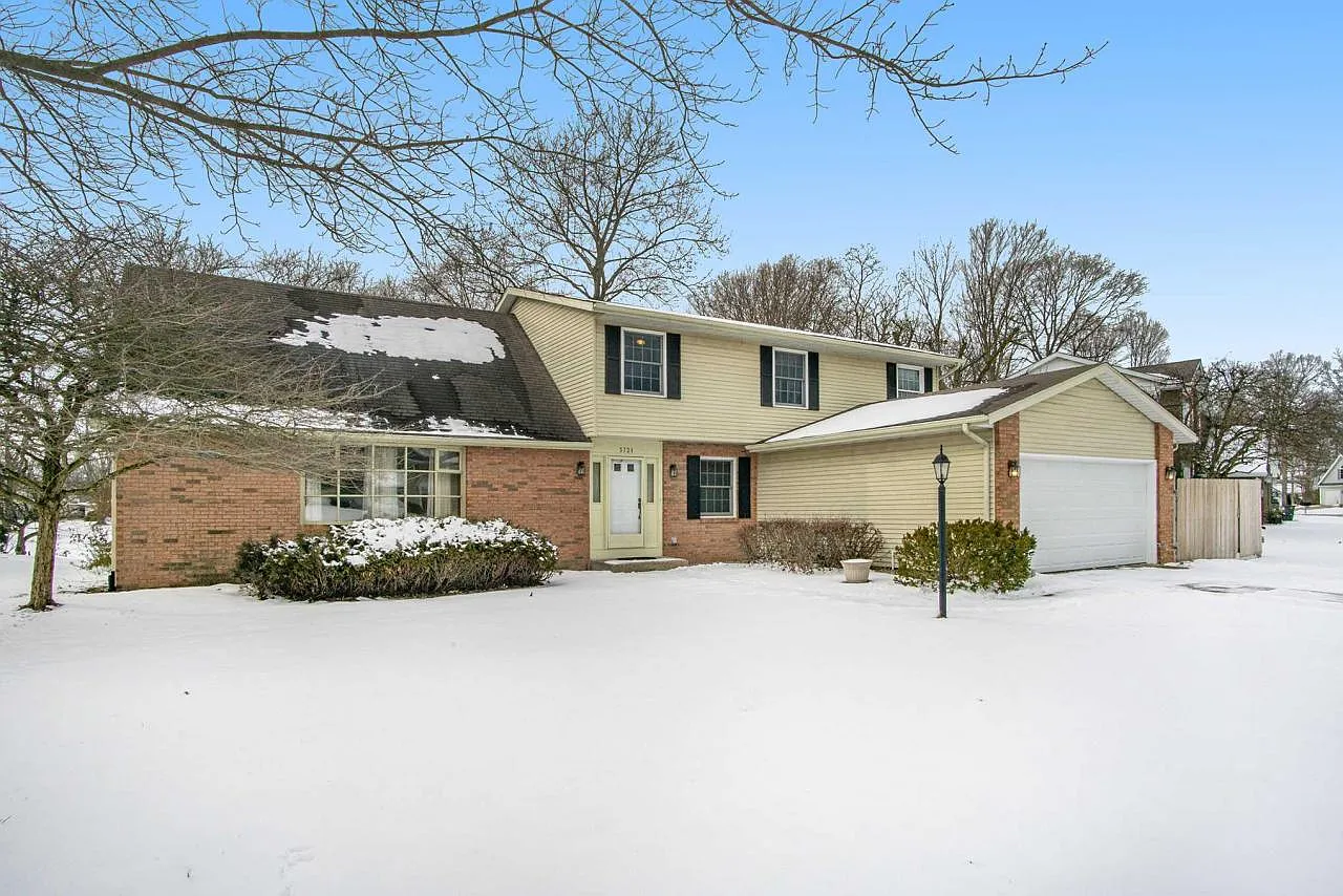 5721 S Bridgeton Ln photo 1